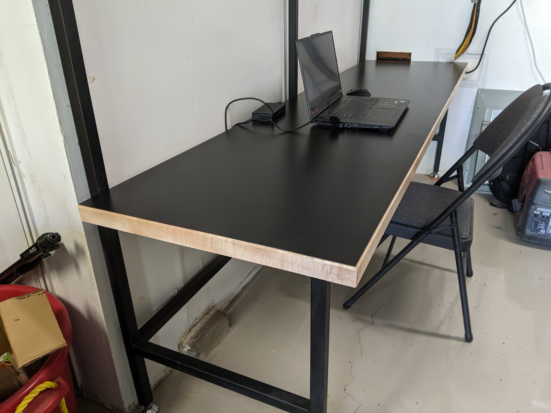 Full desk